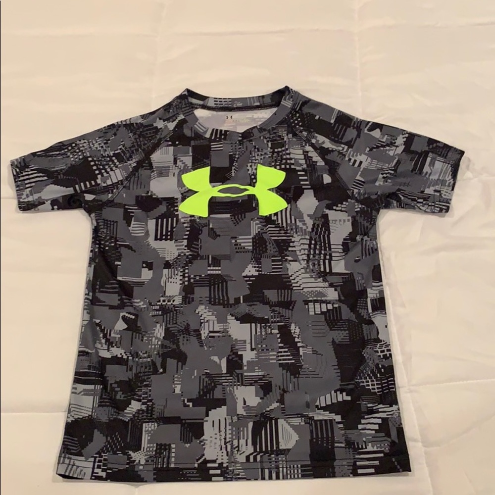 Under Armour boys shirt
